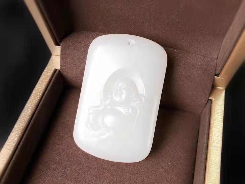 羊脂玉价格揭秘，历史背景、重要事件与玉石地位的深度解析