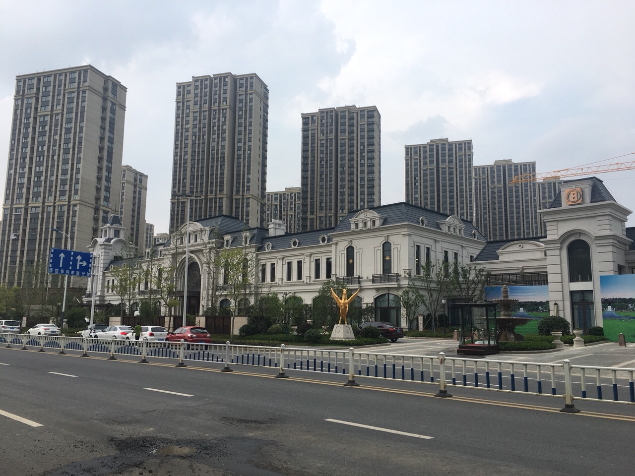 化龙巷上市，探索小巷独特风味，品味上市新篇章