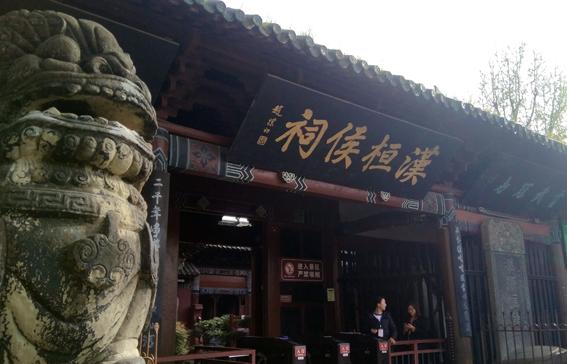 莽洞峡谷漂流探秘，漂流奇遇与独特小店全攻略